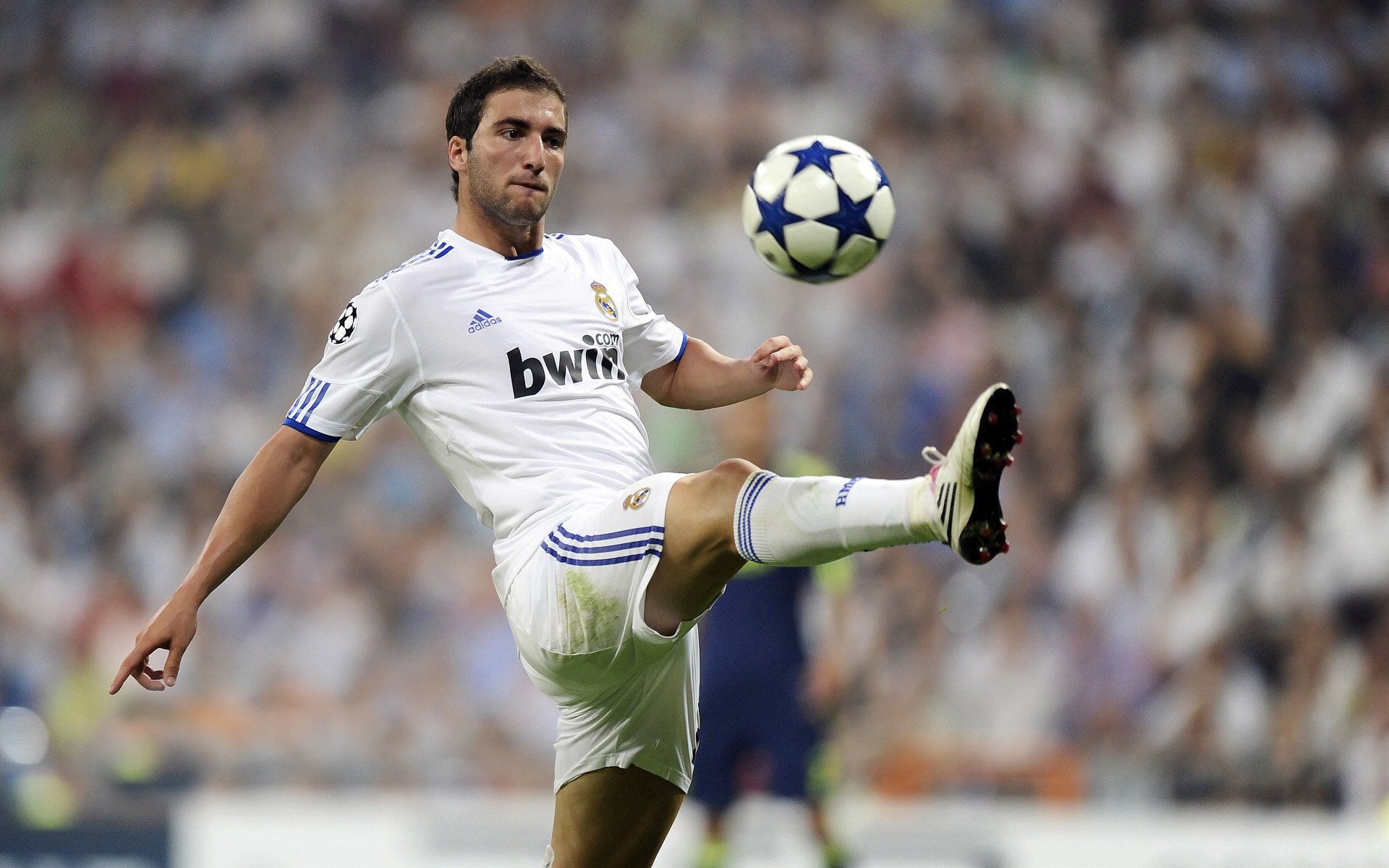 巴萨围绕控球组织打出流畅节奏，巴萨控球率最高的比赛