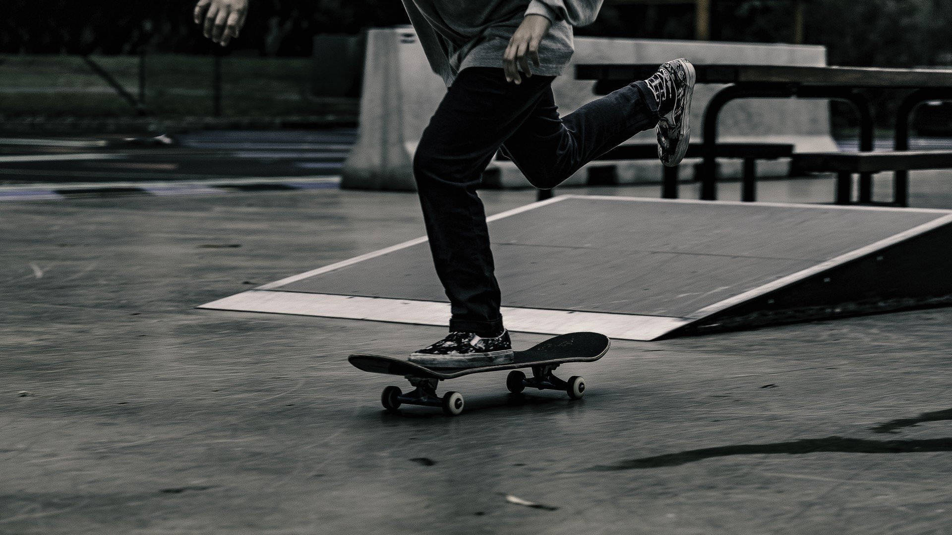 国际滑雪器材共享站点：社区便利化措施提高参与率，滑雪用品展